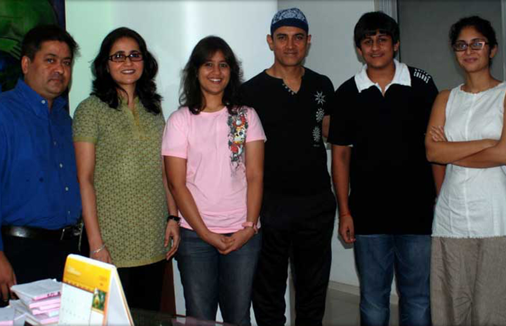 dr-jatin-shah-nina-shah-hima-shah-amir-khan.JPG