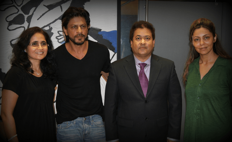 shah-rukh-khan-dr-jatin-shah-gauri-khan.png